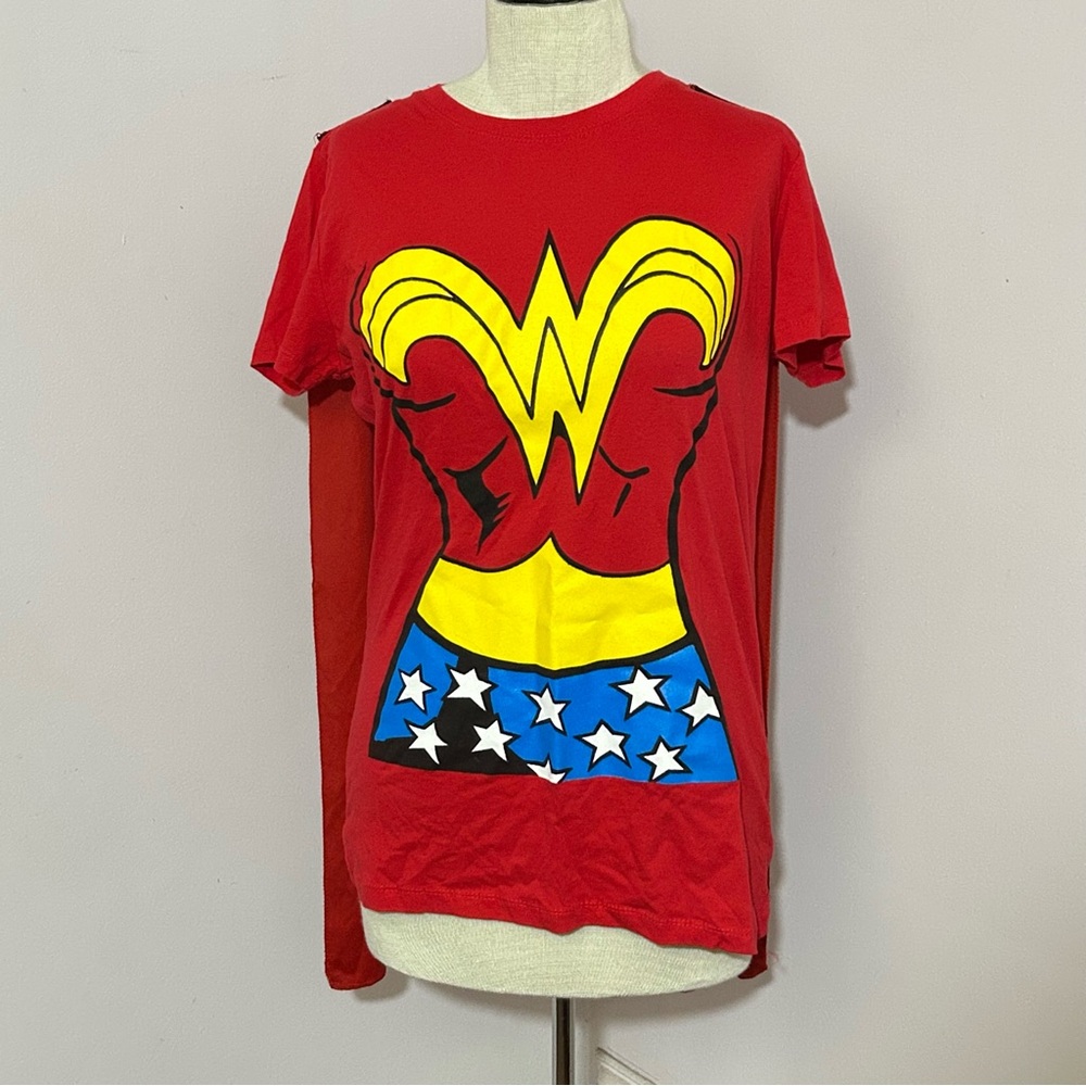 Instant Costume! Wonder Woman T & Cape